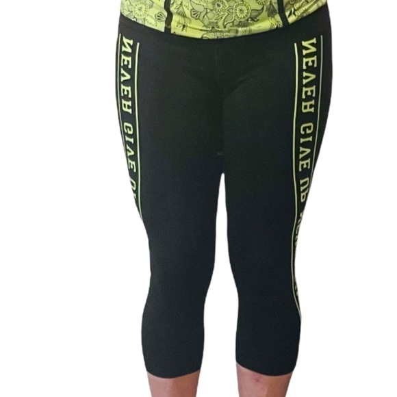 LORNA Jane Exclusive line crop yoga pants - Picture 5 of 6